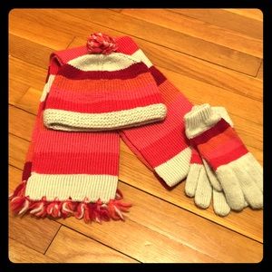 100% Wool hat, scarf and glove set!